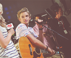 Cody Simpson.[2] - Page 36 Tumblr_m7y4995GhT1rcx3eqo7_250