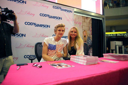 Cody Simpson.[2] - Page 32 Tumblr_m7yqj0zdlU1r6a2wko1_500