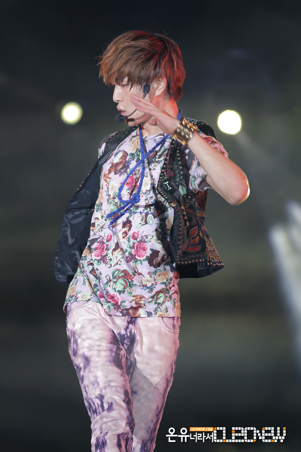 120727 Onew @ Yeosu Expo  Tumblr_m7z8jmXS1t1r8fs1io1_1280