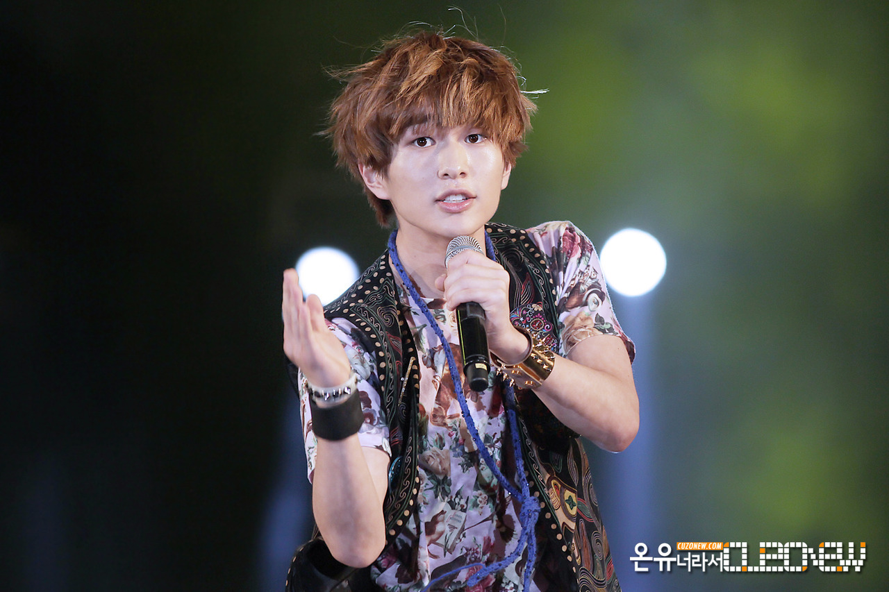 120727 Onew @ Yeosu Expo  Tumblr_m7z8mfnKFd1r8fs1io1_1280