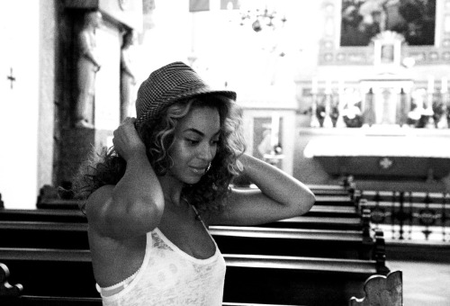 Beyoncé > Apariciones en público <Candids> [II] - Página 22 Tumblr_m7z95rBY4t1rqgjz2o1_500