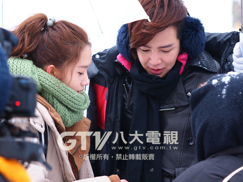 [PIC][22-07-2012]"Love Rain" xuất hiện trên báo và tại toà nhà ở Shibuya - Nhật Bản - Page 2 Tumblr_m7zavaUkTa1rtmoppo1_1280