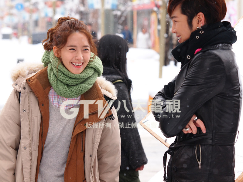 [PIC][22-07-2012]"Love Rain" xuất hiện trên báo và tại toà nhà ở Shibuya - Nhật Bản - Page 2 Tumblr_m7zf5wn6Rq1rtmoppo3_1280