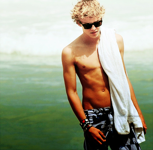 Cody Simpson.[2] - Page 19 Tumblr_m82377WsS71rxaswpo1_500