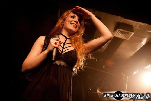 Fotos de Simone Simons - Página 10 Tumblr_m83c25nA8J1ql64b0o1_500