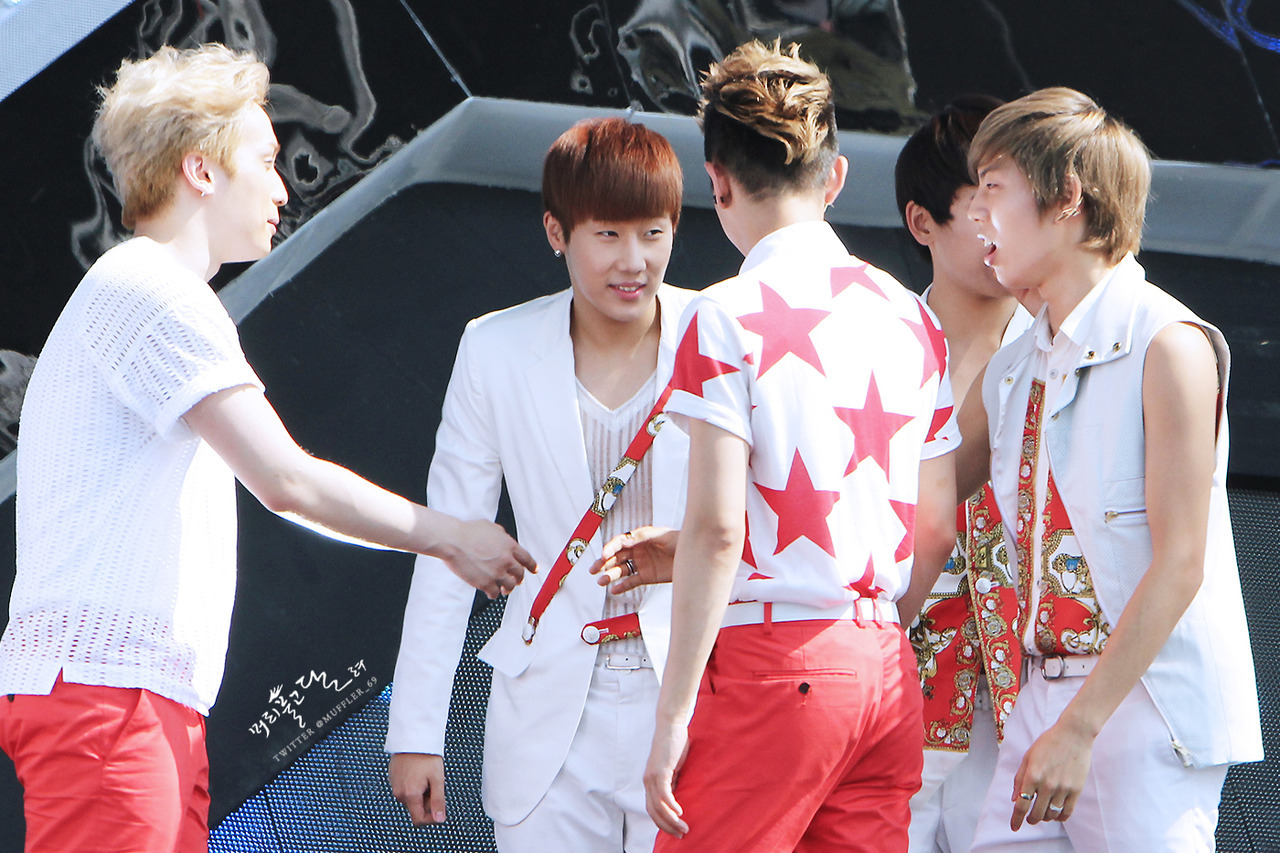 [OTHER] 120801 MW,HS&TH talk with Infinite Sunggyu and Dongwoo @ Yeosu expo  Tumblr_m8456t7Iaw1qg2esgo3_1280