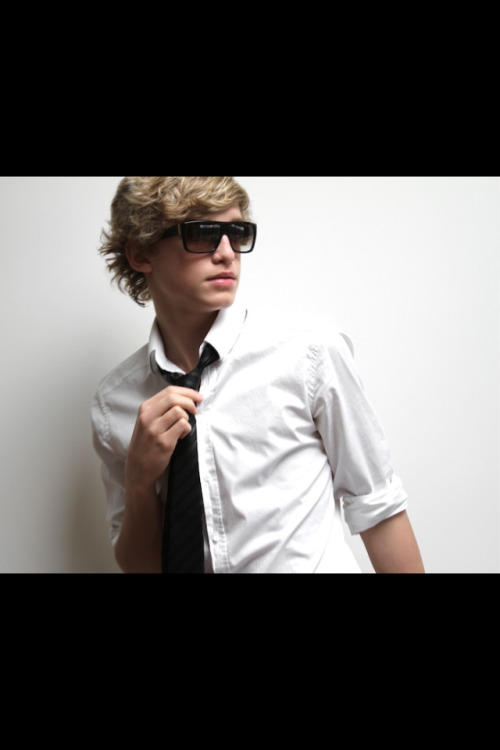 Cody Simpson.[2] - Page 11 Tumblr_m84p4yGNl31ryecmuo1_500