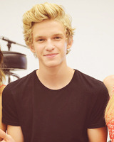 Cody Simpson. - Page 39 Tumblr_m872neN3EK1qkblqao9_250