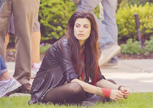 Meghan Ory ϟ Mikaela K. Daniels Tumblr_m88e7gEycA1ruu7t8o2_500