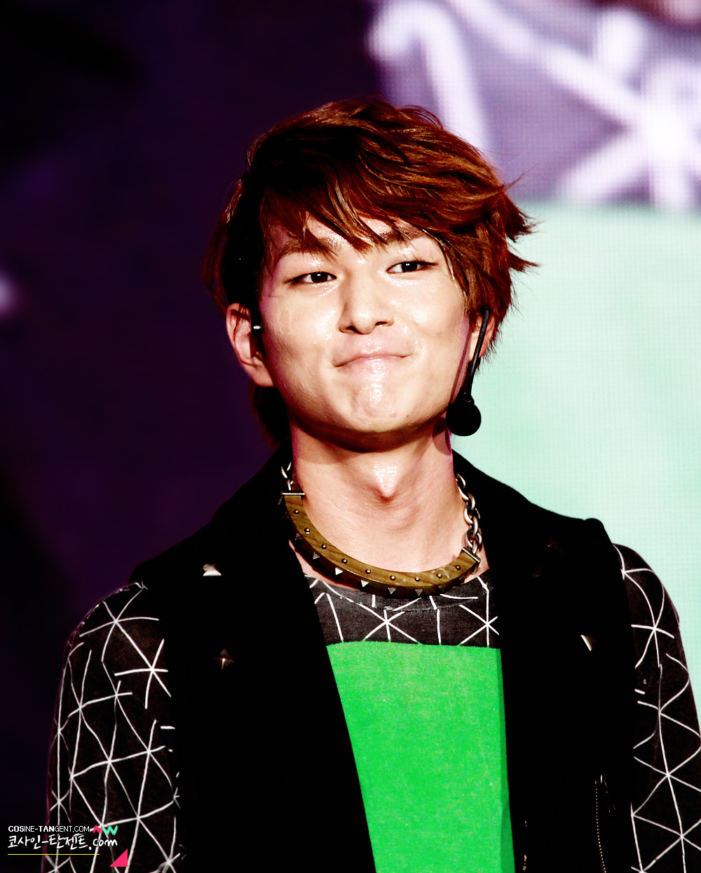 120808 Onew @ Etude Pink Play Concert Tumblr_m8haucR3Tn1r8fs1io1_1280