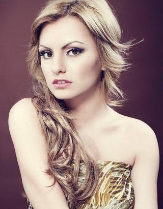 Alexandra Stan Tumblr_m8hj9xVt4u1r0u0yko1_400