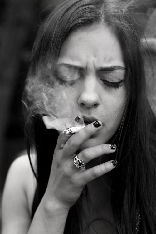 ...Smoking girl... - Page 7 Tumblr_m8wgf7ulqe1qbdrr0o1_500