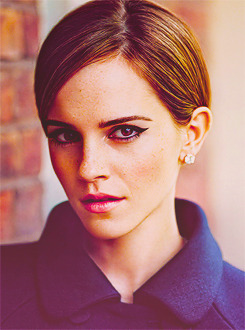 Emma Watson     Tumblr_m8ws0yDt091qbzreto1_250