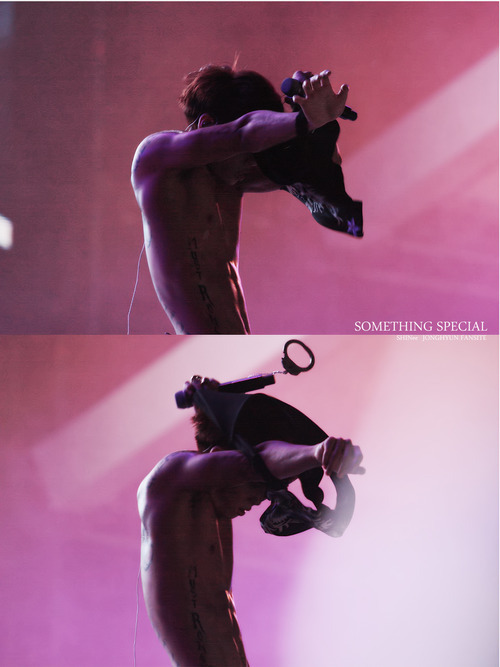  Jonghyun @ SMTOWN in Seoul II Tumblr_m941tiuv7r1qdtvhxo5_500