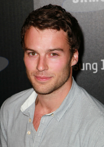 Peter Mooney [photos] - Page 2 Tumblr_m9alp7Dzn11ry7v0ro1_500