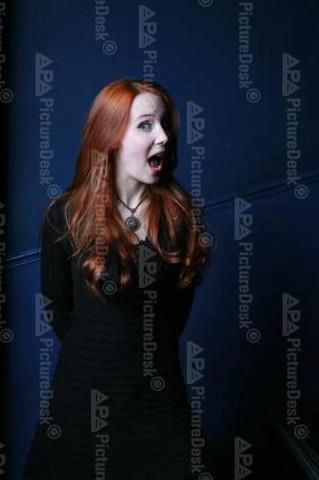 Fotos de Simone Simons - Página 11 Tumblr_m9e0urlD551ql64b0o1_400