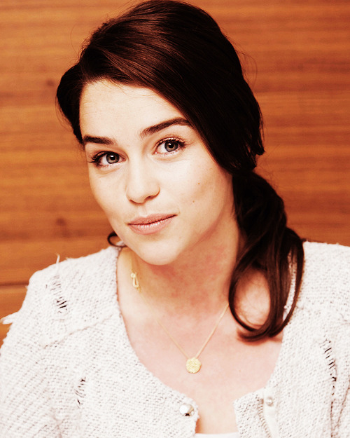 Emilia Clarke - Daenerys Targaryen Tumblr_m9fe1rE6Ur1rz6srqo1_500