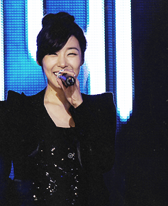 [FANYISM] [VER 6] Eye Smile(¯`'•.¸ Hoàng Mĩ Anh ¸.•'´¯) ♫ ♪ ♥ Tiffany Hwang ♫ ♪ ♥ Ngơ House - Page 3 Tumblr_m9iaibYDx21qjr4wio4_250