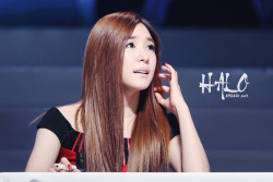 [UPDATE][PICS][02/09/2012]Tiffany @ Yakult Diet LOOK Fansign & Concert Event。 Tumblr_m9qvgjoF2A1r72q93o6_250