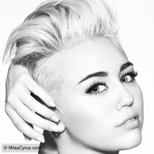 Miley Cyrus - Página 16 Tumblr_m9u38x995I1qkkda8o1_500