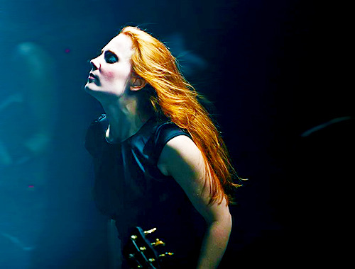 Fotos de Simone Simons - Página 11 Tumblr_m9wencV8WM1rwxyigo1_500