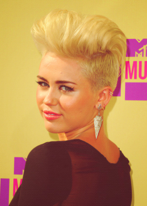 Miley Cyrus Tumblr_m9ydkur8tB1r609elo1_500