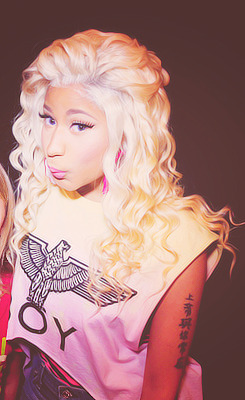 Nicki Minaj Tumblr_mab551e0eq1r1u2quo3_250