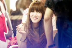 [FANYISM] [VER 7] Eye Smile(¯`'•.¸ Hoàng Mĩ Anh ¸.•'´¯) ♫ ♪ ♥ Tiffany Hwang ♫ ♪ ♥ Ngơ House - Page 3 Tumblr_mabise5pW21qh1ehjo1_250