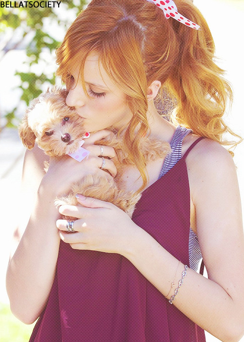 Bella Thorne Tumblr_macc7l3vlM1ral08fo1_500