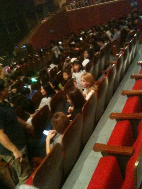 [PICS][15/9/2012] Yoona Sunny and Hyoyeon @ Sistar Concert Tumblr_mae59zxItU1rwwvq0o2_1280