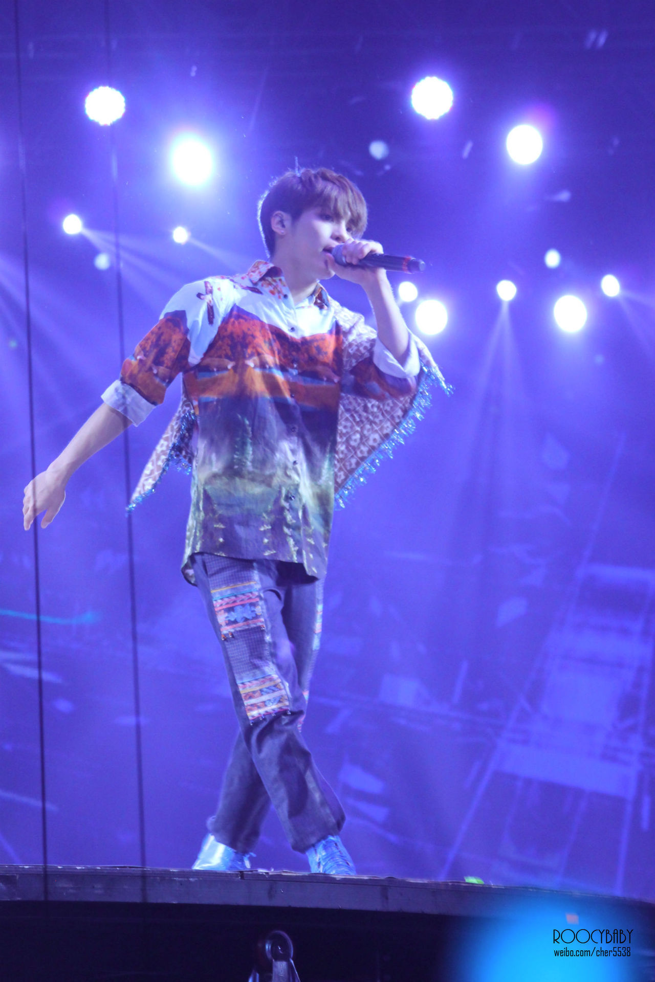 120916 Jonghyun @ SHINee World en Taipei, Día 2 Tumblr_mai4gdqgz61qdtvhxo1_1280