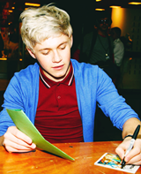 Niall Horan  - Sayfa 2 Tumblr_maiiluvShE1rdwdsio3_250