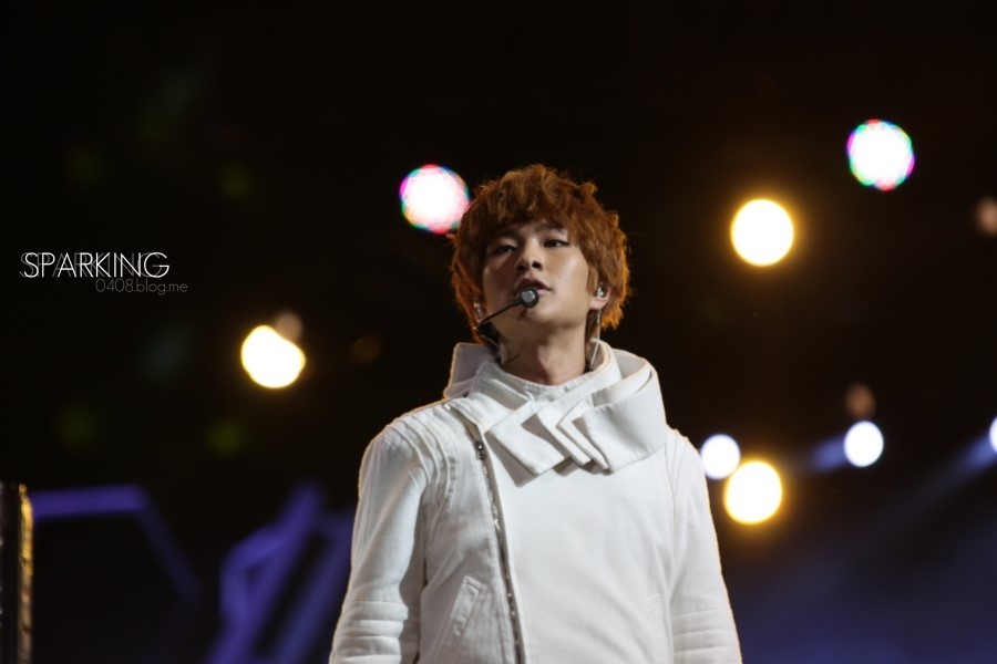 120915 Onew @ SHINee World en Taipei - Dia 1 Tumblr_maiy0eVKlu1qdtvhxo3_1280