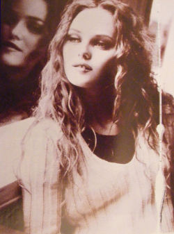 Vanessa Paradis - Page 10 Tumblr_makqvlaOd21rq7yhco1_250