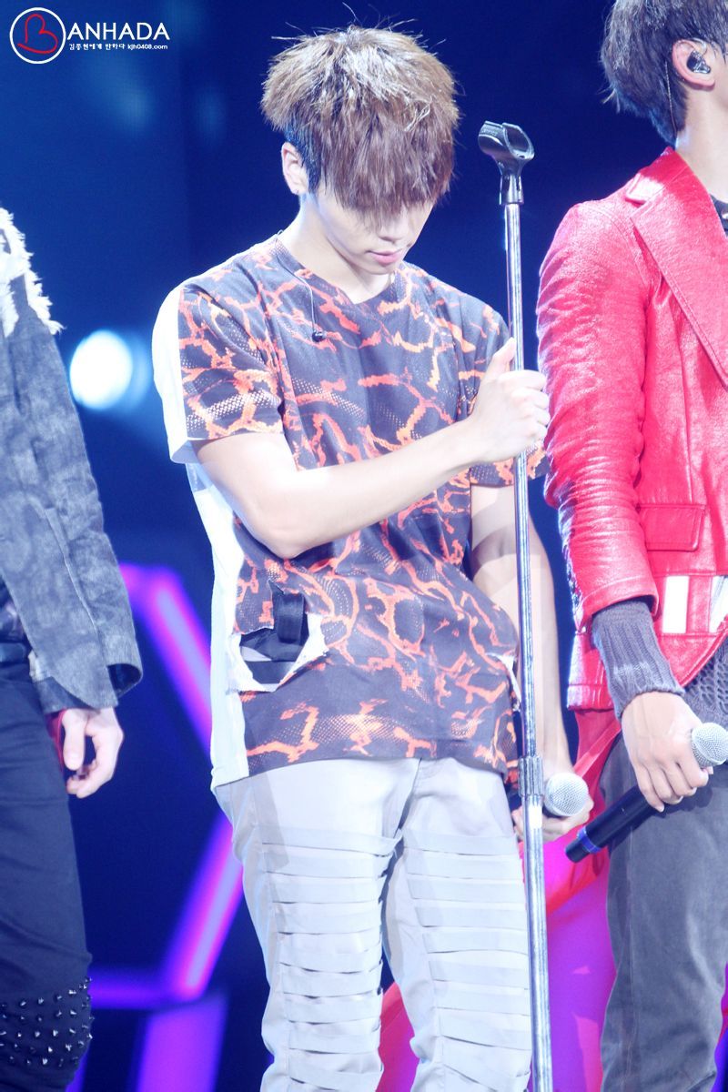 120916 Jonghyun @ SHINee World en Taipei, Día 2 Tumblr_malnuv9nnA1qdtvhxo1_1280