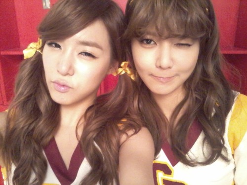 [PICS][20/9/2012] New Selca: Tiffany and Sooyoung Tumblr_mam898xNfo1r0tsp2o1_500