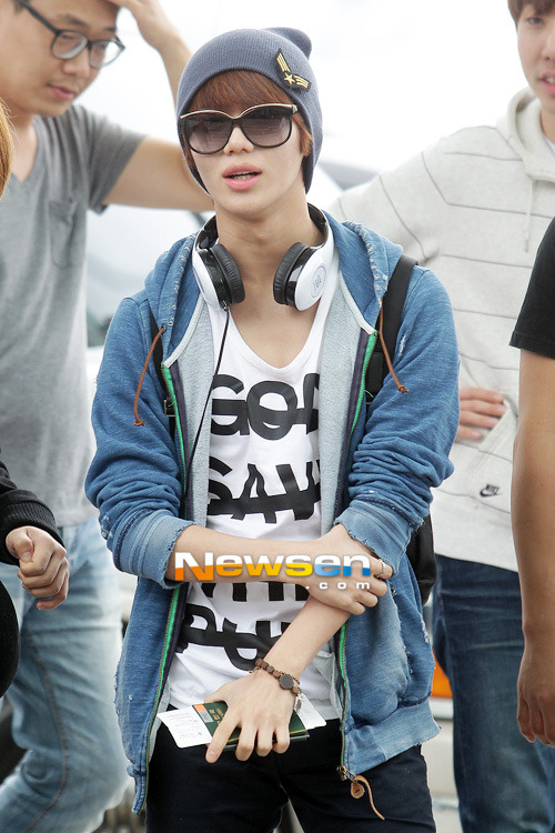 [21-09-12][Pics] SHINee ở sân bay Incheon trên đường đến Indonesia Tumblr_maoyrfZQts1qdtvhxo5_500