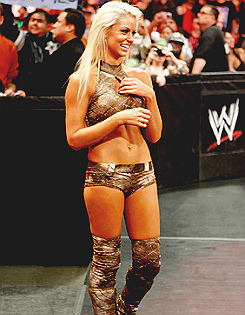 Maryse Ouellet Tumblr_mau65oSN6R1r2pq24o2_250