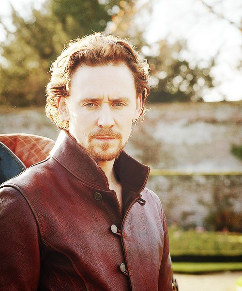 Tom Hiddleston egyéb filmjei - Page 37 Tumblr_mav7agOah81rw464ho1_500