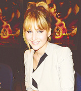 Jennifer Lawrence  Tumblr_mb1ac1Ld4m1rdwdsio3_250