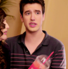 Logan Henderson  Tumblr_mb6mikdBMK1rdwdsio1_250