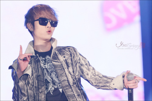 [PICS][07.10.2012] JunHyung @ China-Korea International Students Festival Tumblr_mbh99qT3AK1ry97tjo2_500