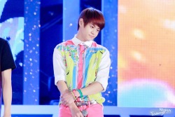 [PICS][5.10.12] YOSEOB @ Overseas Student Night Festival Tumblr_mbhaox6vk51ry97tjo3_250