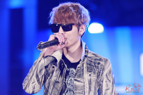 [PICS][07.10.2012] JunHyung @ China-Korea International Students Festival Tumblr_mbiwq1UaMc1ry97tjo1_500