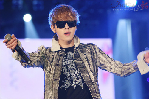 [PICS][07.10.2012] JunHyung @ China-Korea International Students Festival Tumblr_mbj1jxrpIq1ry97tjo1_500