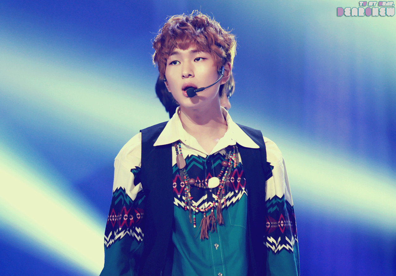 121011 Onew @ ABU Radio Song Festival Tumblr_mbqkyqXphZ1qdtvhxo1_1280