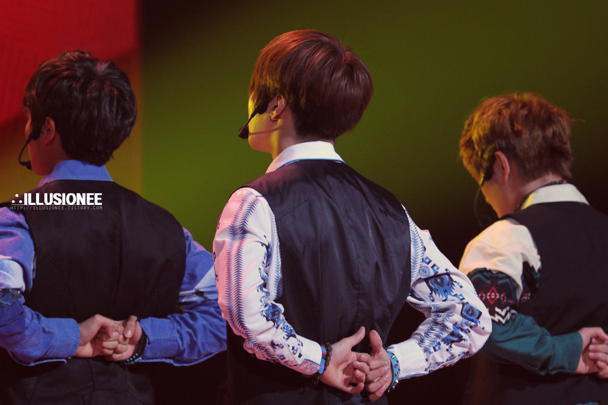 121011 SHINee @ ABU Radio Song Festival Tumblr_mbqotfsP2Y1qdws1jo5_1280