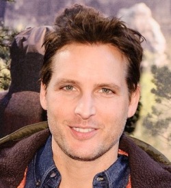 Peter Facinelli (Carlisle Cullen) - Σελίδα 6 Tumblr_mbsklqUdH51r54elbo5_250