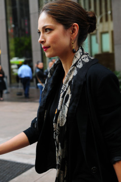 Fotos - Imágenes nuevas Kristin Kreuk Tumblr_mbwmm7kVWU1r1oimdo3_250