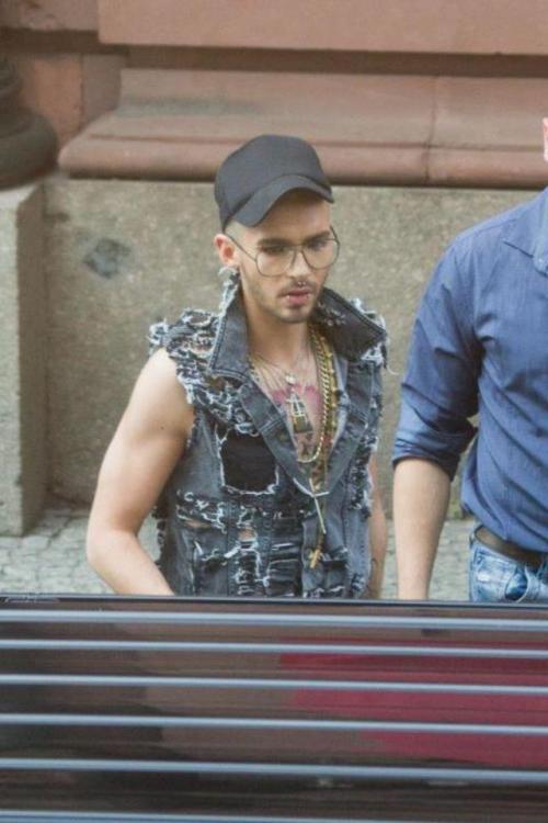 Novas Fotos de Bill & Tom na Alemanha (27/09/2012) Tumblr_mc3diyh4j61rdyo53o1_500